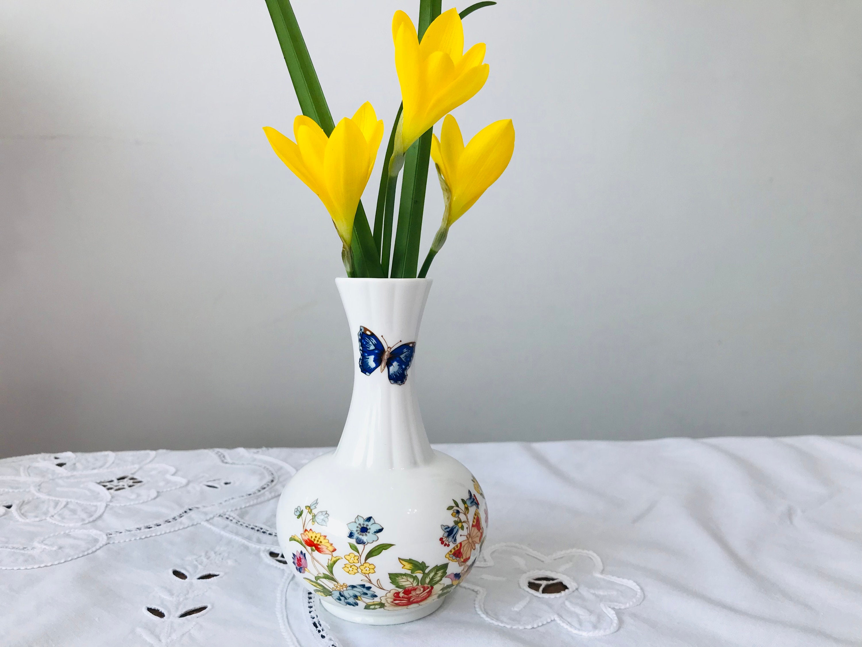 Aynsley　花瓶 ヴィンテージ AYNSLEY ボーンチャイナ イングリッシュ花瓶 - 美しい