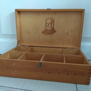 Tea box, Vintage wooden box, Vintage Pyrography box, Memory Box, Vintage handmade wooden box, Retro box