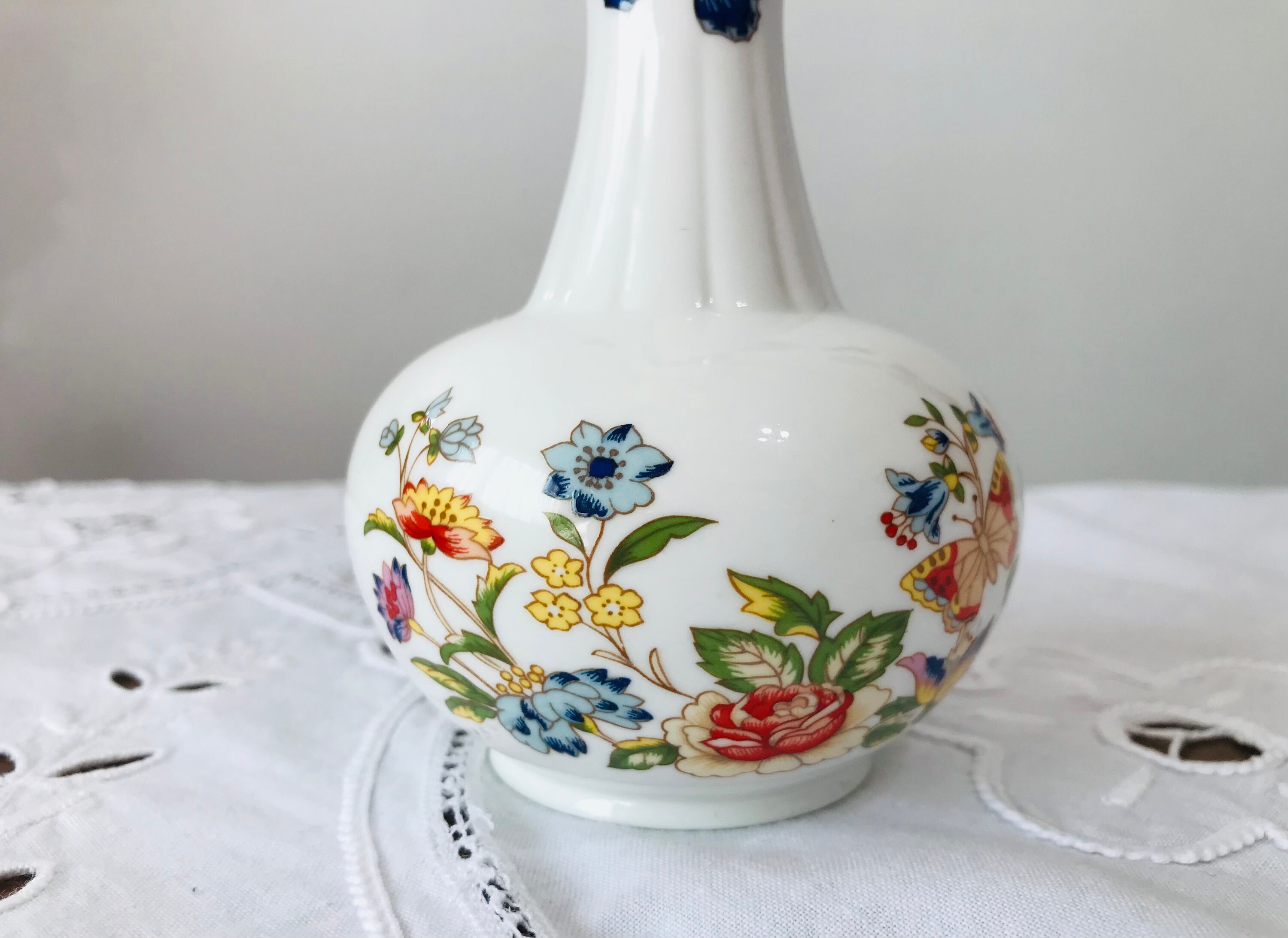 ヴィンテージ AYNSLEY ボーンチャイナ イングリッシュ花瓶 - 美しい