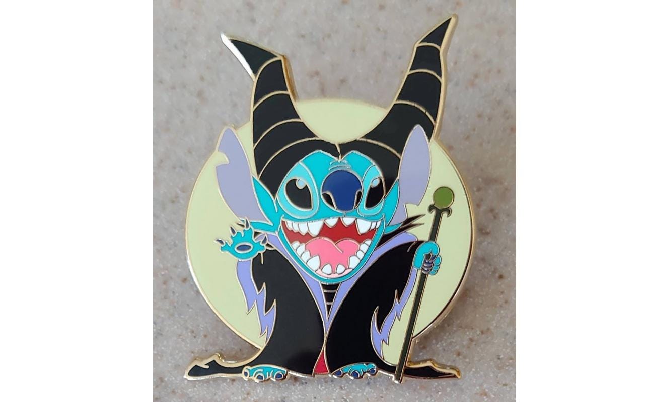 ファンタジーピン　スティッチ レディー ♡ Stitch Fantasy Pin - Etsy