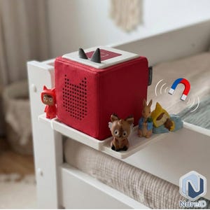 Toniebox Bed Mount – Mensola per letto per bambini | Modulare con contenitore per bambini | Si adatta a tutti i bordi del letto | Premium, con montaggio preciso | Magnetico