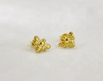 Tiny bee earrings / Mini studs / Tiny stud earrings / Minimalistic jewelry / Small earrings