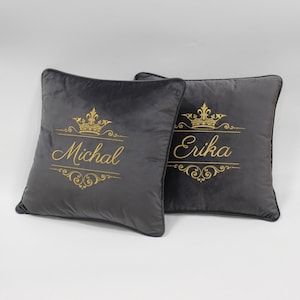 Cushion with name / Personalized name cushion / Decorative pillow / Velvet decoration / Home decor / Embroidered / Crown Border Name