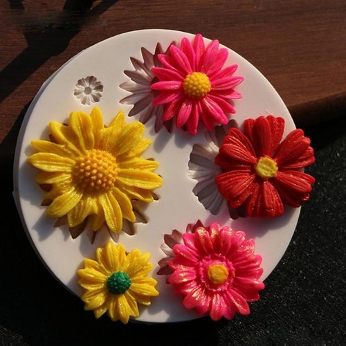 15-Cell Daisy Flower Silicone Mold For Chocolate, Fondant, Resin & Soap Making