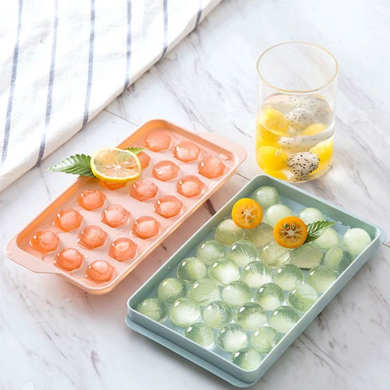 Cassandra - Bear / Rose Silicone Ice Cube Tray