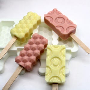 Beaux moules à sucettes glacées avec 20 bâtons Moule à sucettes glacées en silicone de 4 cavités Outil de fabrication de bonbons glacés 8 styles
