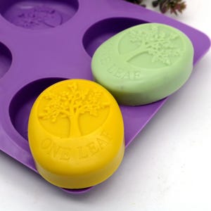 Silikon Oval Tvålform: Lotion Bar Verktyg med 4 Hål och Träddesign
