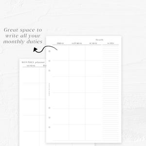 Puede incluir: Una hoja de planificaci&oacute;n mensual blanca con una cuadr&iacute;cula para la programaci&oacute;n. El planificador incluye secciones para cada d&iacute;a de la semana, una secci&oacute;n de notas y el texto "Great space to write all your monthly duties."