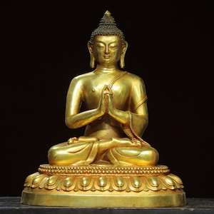 Exquisite and rare gilt copper dar Shakyamuni Buddha statue made by Chinese antiques