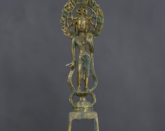 Exquisite bronze Guanyin Buddha statue, handcrafted from Chinese antiques.