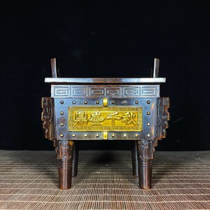Exquisite and rare pure copper gilt bronze statue of Qianqiu, handmade from Chinese antiques