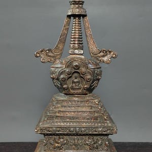 Exquisite and rare pure copper stupa Buddhist pagoda ornaments made by hand from antique China