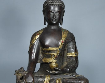 Exquisite handcrafted solid copper Medicine Buddha figurine—an antique-style decorative piece.