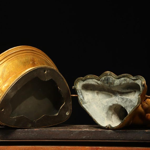 国内稀少！ 中國古代寺廟收集 銅 四腕観音 アンティークグッズ 工芸品 置物 風水開運 縁起物 飾り物 DQL-24 中国のコレクション、手彫りの銅製四腕観音像装飾品、ユニークな卓上