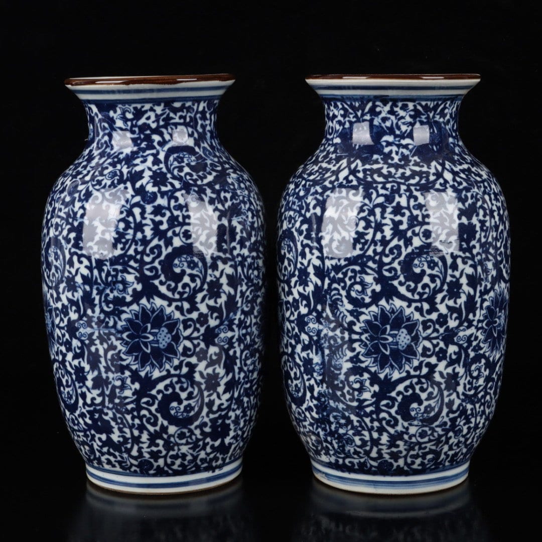 Un par de jarrones antiguos chinos pintados a mano, exquisitos y raros, de calabaza de cera azul y blanca con patrón Yanglian