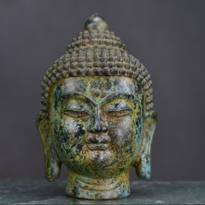 Exquisite and rare bronze Buddha head statue ornaments made by hand from China