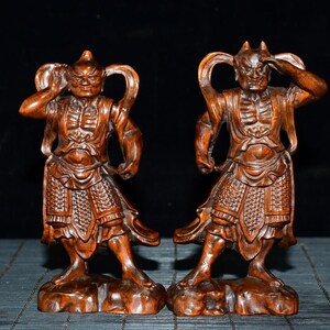 Exquisite, purely hand-carved Chinese boxwood figurines of Clairvoyance (Qianliyan) and Clairaudience (Shunfeng'er).