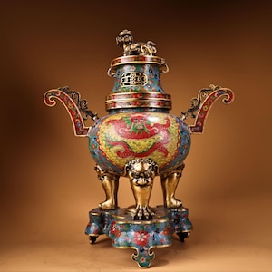 Chinese antique pure hand-made exquisite rare pure copper high relief cloisonné enamel cloisonne lion cover incense burner ornaments