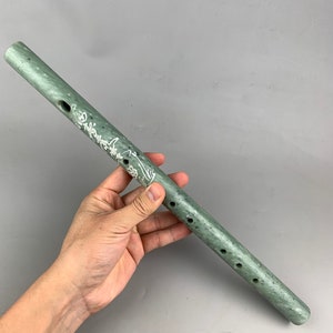 Handgeschnitzte Jadeflötenornamente von chinesischen Antiquitäten, exquisit in Form, sammelwürdig