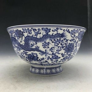Chinese antique hand-made ceramic dragon bowl decorations, exquisite shape, worthy of collection