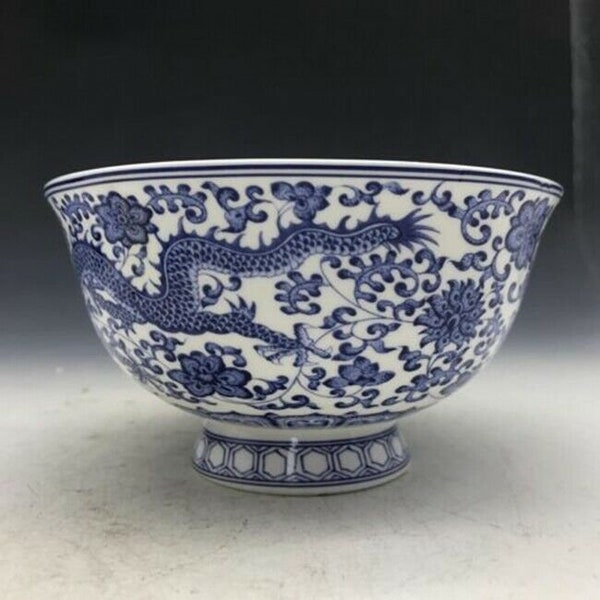 Chinese antique hand-made ceramic dragon bowl decorations, exquisite shape, worthy of collection