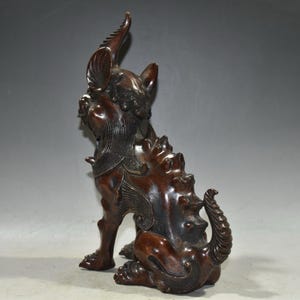 Antique Chinese handcrafted exquisite rare pure copper unicorn statue ornament