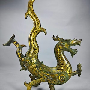Antique Chinese handcrafted exquisite rare bronze dragon statue ornaments