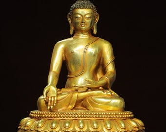 Exquisite and rare gilt copper Amitabha Buddha statue made by Chinese antiques