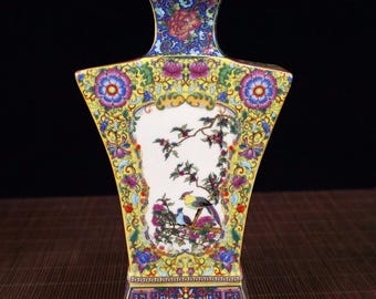 Exquisite Chinese antique enamel-painted floral square vase.