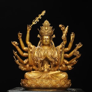 Exquisite and rare pure copper Guanyin Bodhisattva Buddha statue ornaments made by hand from China