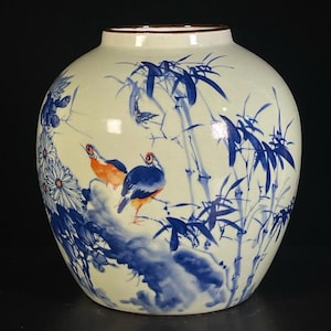 A rare and exquisite Chinese antique hand-painted blue and white underglaze red Anjuleye jar ornament