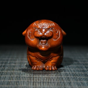 Chinese antique hand-carved boxwood tiger statue decoration, exquisite shape, worth collecting