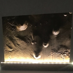 3D Mars Karte, Mars Nachtlicht, Weltraum Geschenk, Astronomie Dekor, Planeten Nachtlicht, Tharsis Vulkan, Holzdekoration, Holzwandkunst
