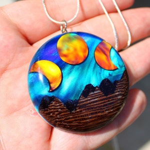 LUNAR CYCLE NECKLACE | Moon Phase Necklace | Moon Cycle Pendant | Eclipse Moon Necklace | Full Moon Night