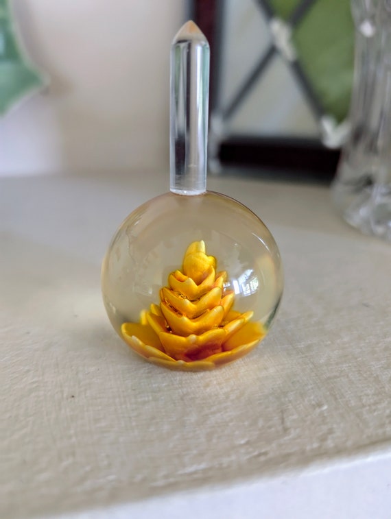 Lucite Ring Holder Retro Yellow Flower, Jewelry Organizer, Retro Style Stand, Floral Decor, Gift for Her - Etsy Lucite Ring Holder Retro Yellow Flower, Jewelry Organizer, Retro Style Stand, Floral Decor, Gift for Her - Etsy