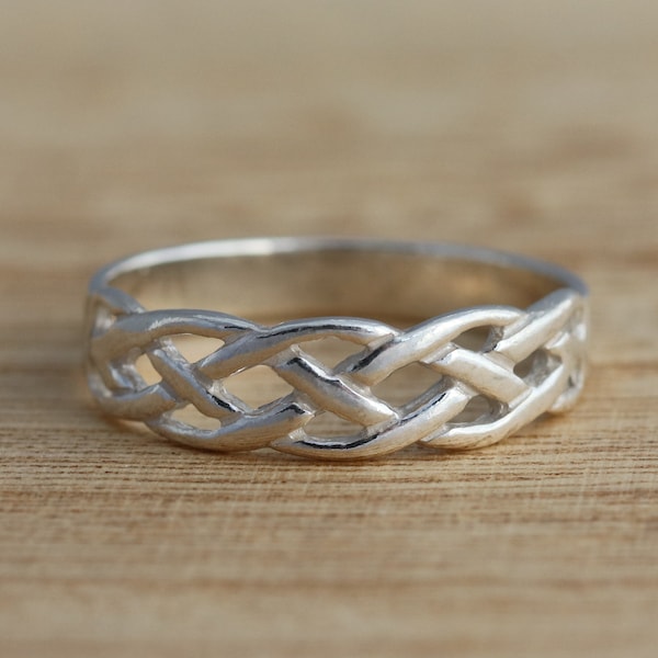 Solid 925 Sterling Silver Band/Thumb Ring Celtic Knot Band Ring Various J-T Sizes Celtic Jewellery Gift Boxed