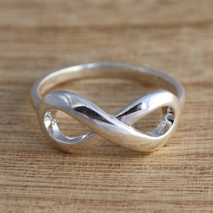 Solid 925 Sterling Silver Infinity Sign Eternity Symbol Love Ring  Various J-T Sizes Gift Boxed