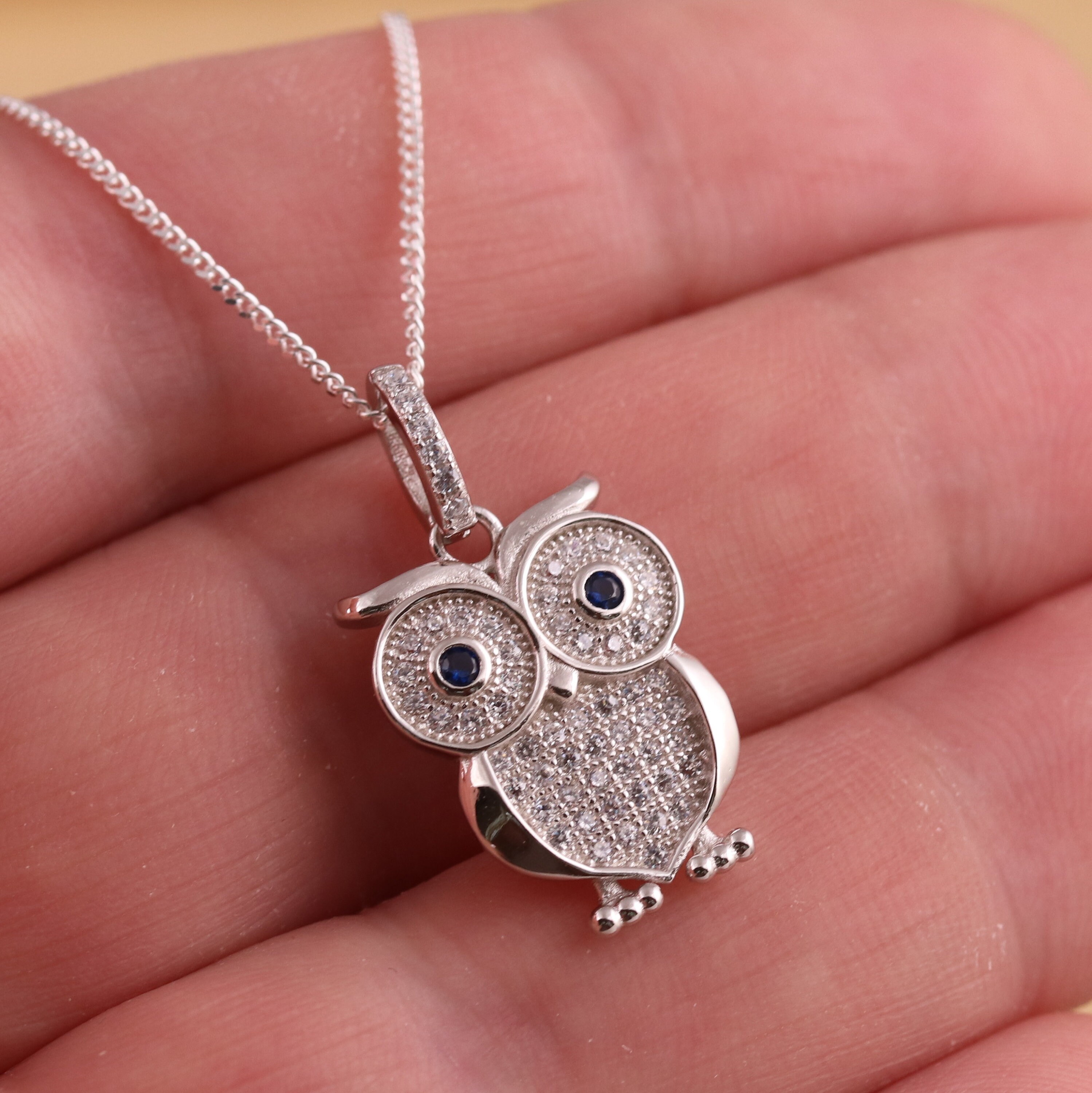 Collana in argento Sterling con ciondolo a forma di gufo su catena in argento con occhi di zirconia cubica nera – Dimensioni: S 8 x 14 mm 8239BKZ. e Argento, cod. 8239BKZ/chain/17