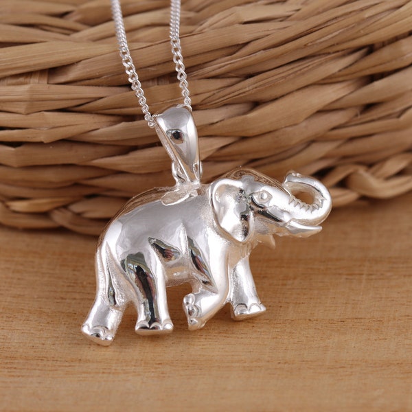 Solid 925 Sterling Silver Large Elephant Pendant Necklace Curb Chain 16- 18 Inches Gift Boxed