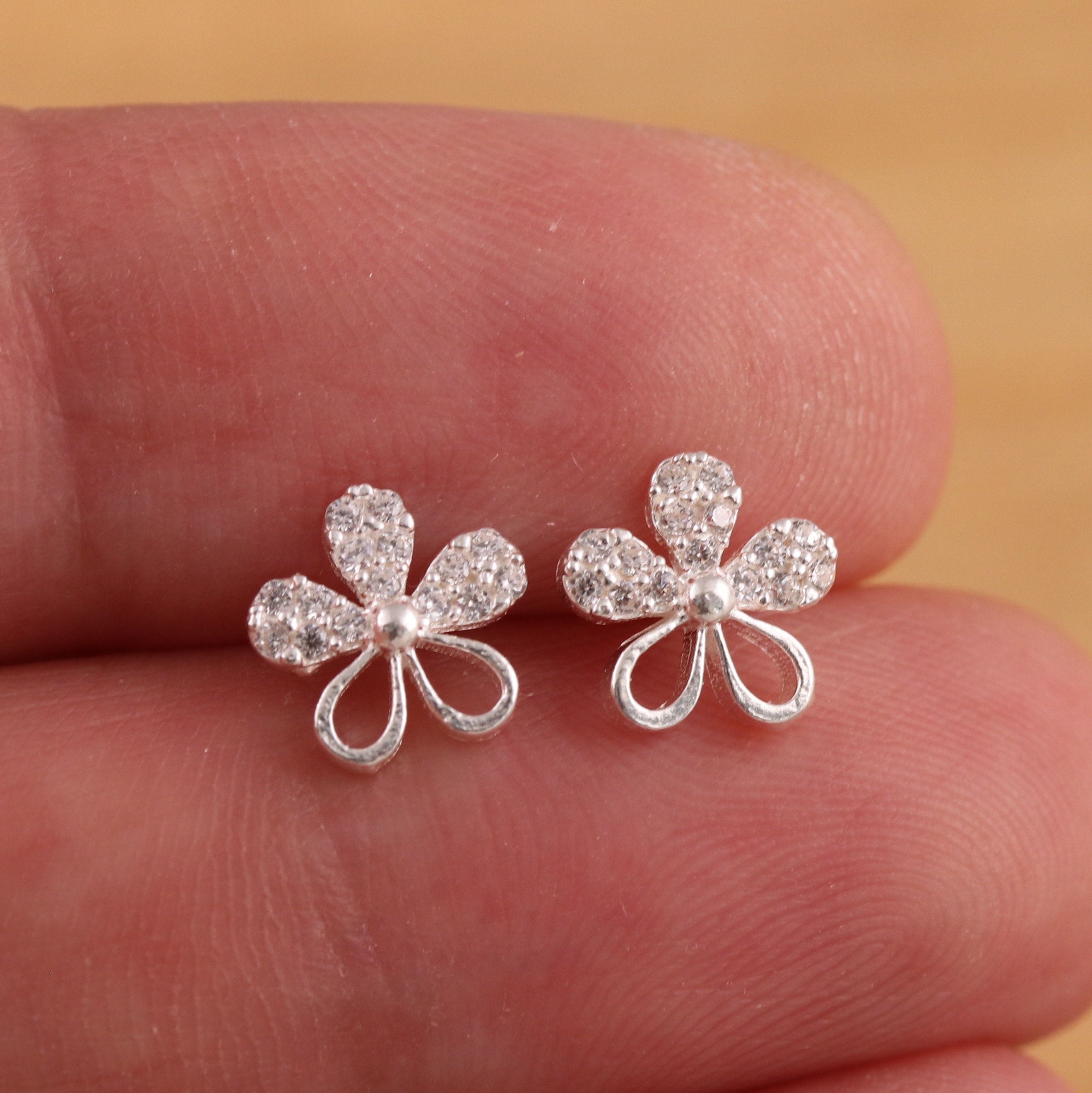 V & p deals jewellery co ltd