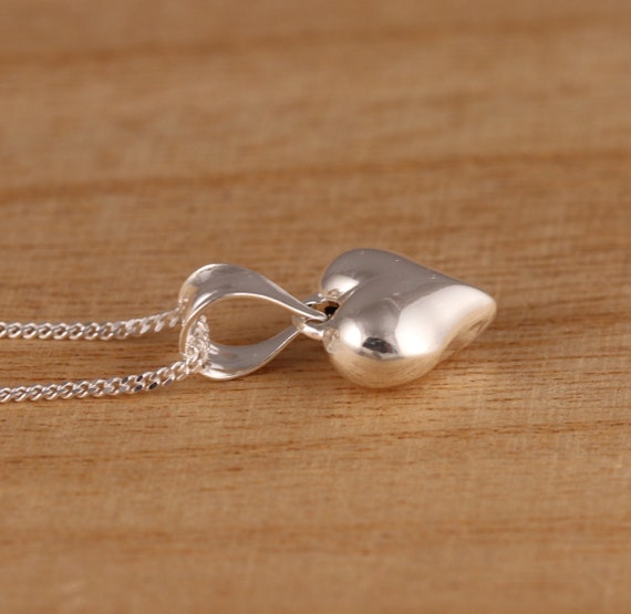 Sterling Silver Hammered Puffed Heart Pendant On Chain – The Jewellery Stop