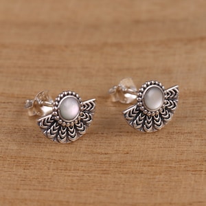 Solid 925 Sterling Silver Mother of Pearl Fan Shaped Stud Earrings Gift Boxed