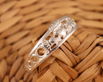 Anello Celtico Irlandese Claddagh In Argento 925