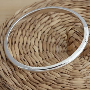 925 Sterling Silver Bangle Bracelet Plain 5mm Wide D-Shape Hinged UK Hallmarked Gift Boxed