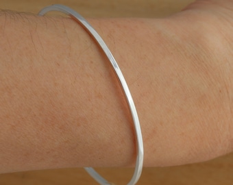 Bracciale rigido in argento sterling 925 autentico, semplice, largo 2 mm, impilabile, con scatola