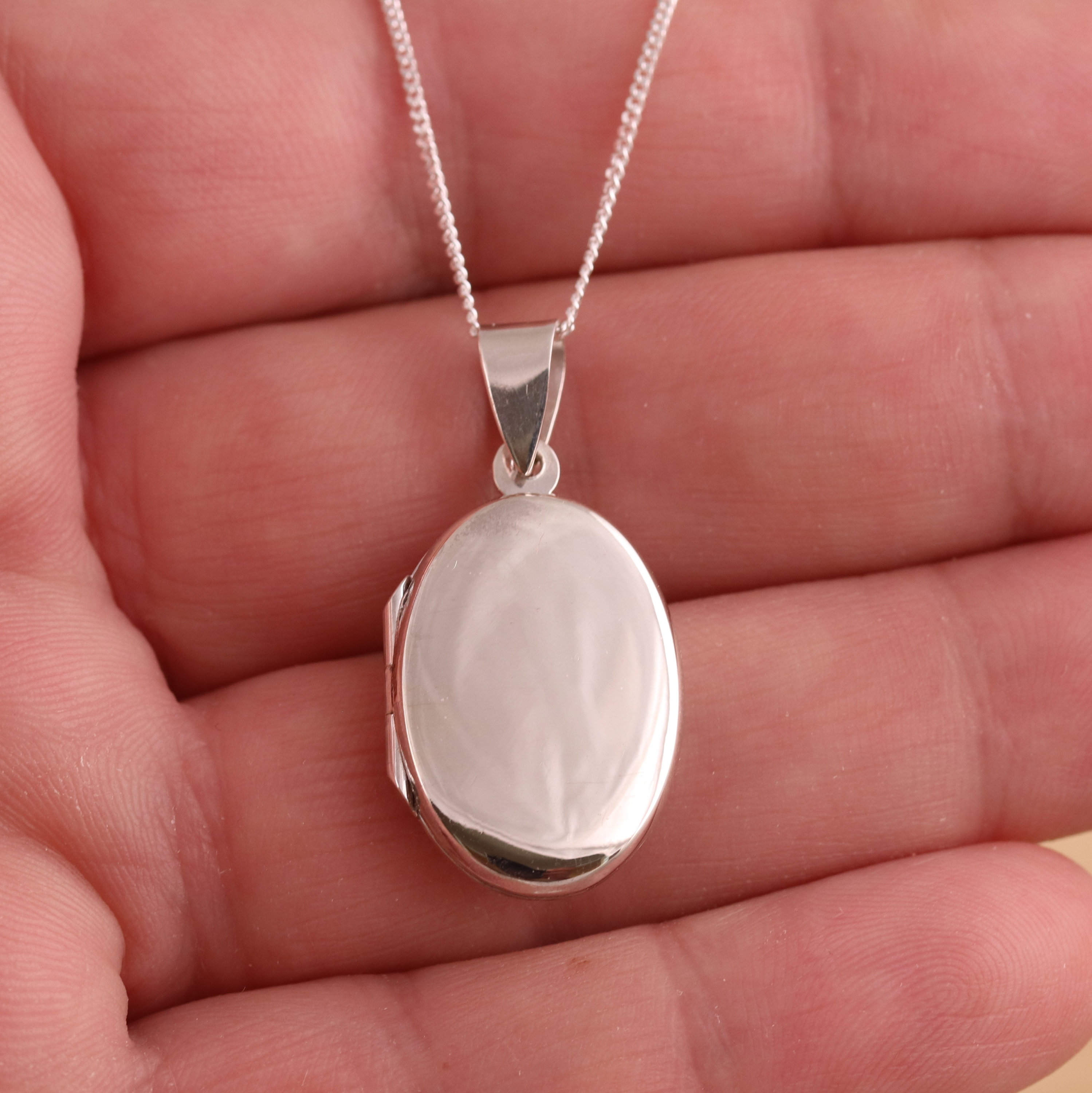 Silverly Collana Con Medaglione Ovale In Argento 925 – Ciondolo Lucido Su Catana A Maglie – Gioiello Ipoallergenico Con Panno Incluso – Regalo Perfetto