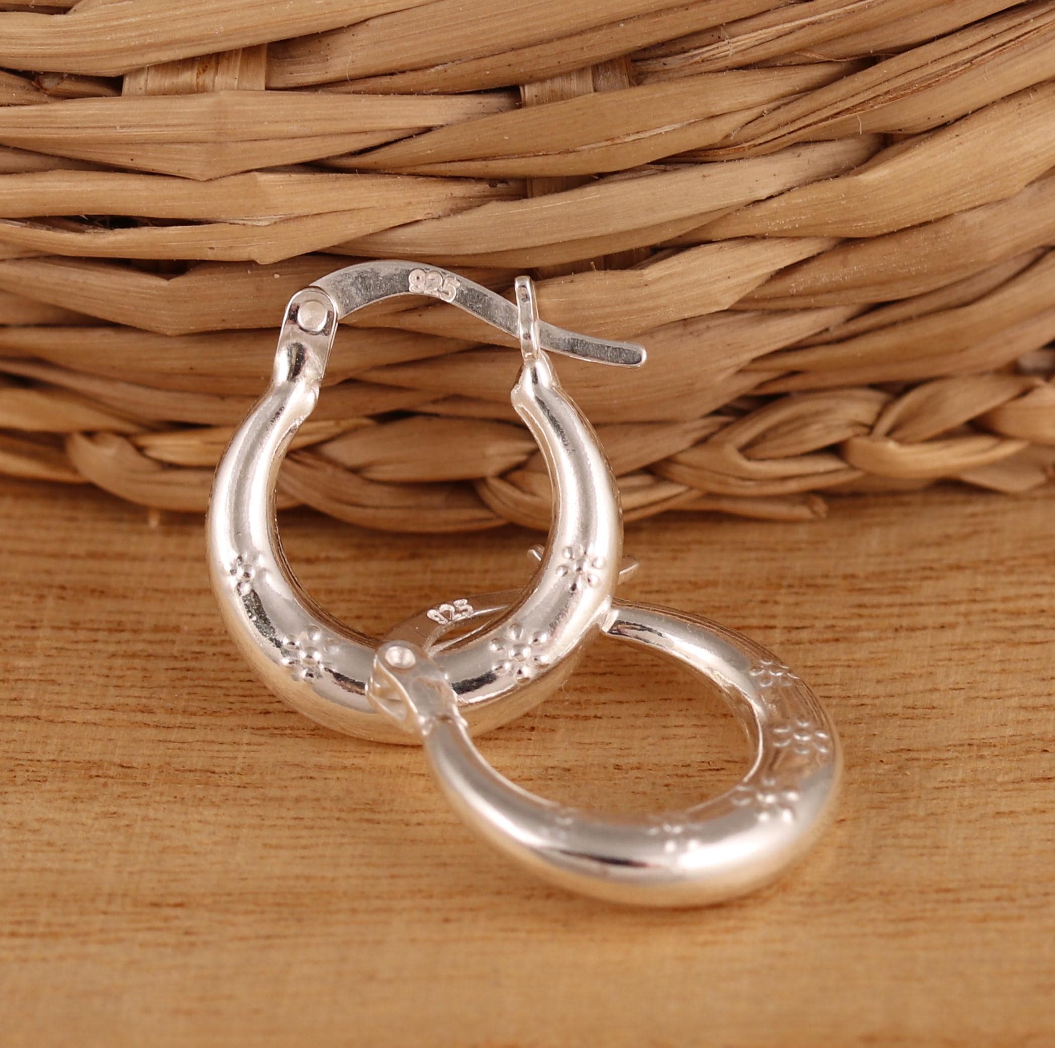925 Sterling Silver Creole Hoop Earrings Flower Design 15mm