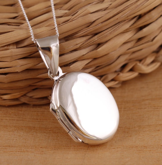 925 Sterling Silver Plain Oval Photo Locket Pendant Necklace Curb Chain Various Length Boxed
