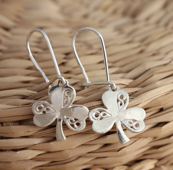 Sterling Silver Circle Shamrock And Celtic Knot Dangle Earrings Sterling Silver Circle Shamrock And Celtic Knot Dangle Earrings