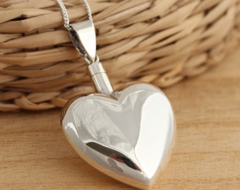 Collana con medaglione in argento della Sacra Famiglia - Italia